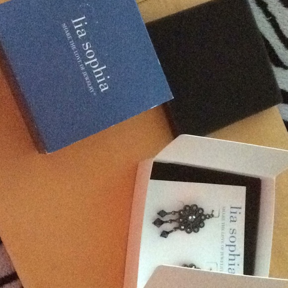 LIA SOPHIA ELEGANT EARRINGS ❤️ - Picture 2 of 4